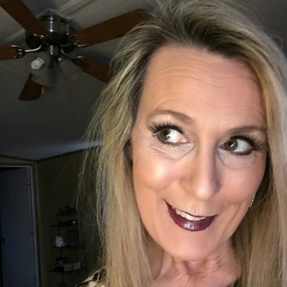 Meet your Posher, Lisa - Picture 4 of 6